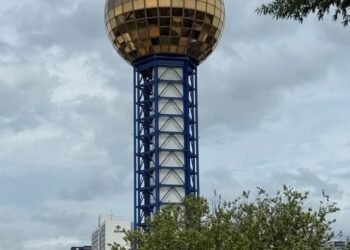 La esfera solar de Knoxville mantiene vivo el guiño a Los Simpson más de tres décadas después