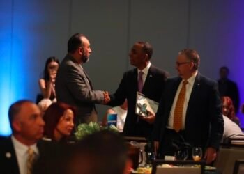 Acompaña Héctor Ortiz al alcalde de El Paso en encuentro de la CBA Acompaña Héctor Ortiz al alcalde de El Paso en encuentro de la CBA