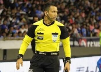 El árbitro juarense Alberto Morín regresa a casa tras destacar en la Copa Mundial de la FIFA 2026 El árbitro juarense Alberto Morín regresa a casa tras destacar en la Copa Mundial de la FIFA 2026