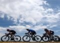 El Tour de Francia vive una intensa batalla por el liderato tras otra etapa decisiva El Tour de Francia vive una intensa batalla por el liderato tras otra etapa decisiva