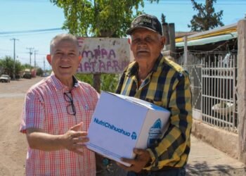 Pérez Pavía entrega despensas a familias de Meoqui Pérez Pavía entrega despensas a familias de Meoqui