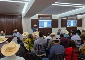 Realiza UGRCH capacitación masiva para frenar al gusano barrenador del ganado Realiza UGRCH capacitación masiva para frenar al gusano barrenador del ganado