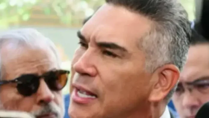 Alito Moreno responde a Sheinbaum: “Yo no me arrodillo ante nadie”