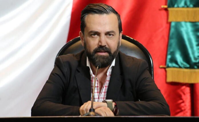 Arturo Ávila pide licencia a Enrique Inzunza y advierte costo político para Morena