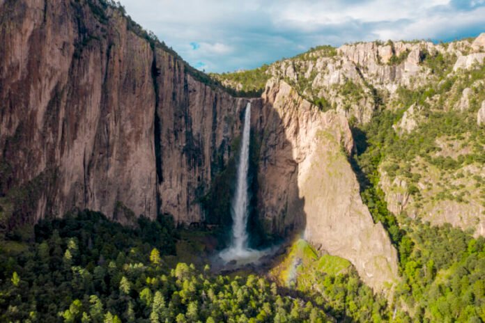 Invitan a conocer los paisajes inolvidables en el Parque Nacional Basaseachi