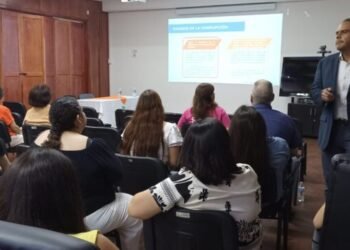 Recibe personal de Dirección General de CECyTECH capacitación denominada «La corrupción como problema público» Recibe personal de Dirección General de CECyTECH capacitación denominada «La corrupción como problema público»