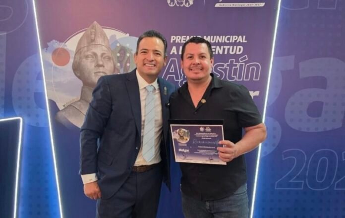 Reconocen al Dr. Yonatan Yefte Rosales como jurado del Premio Agustín Melgar
