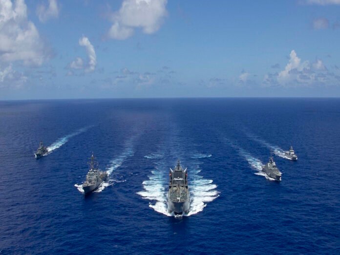 China fortalece su presencia militar en el Mar de China Meridional y aumenta la tensión regional