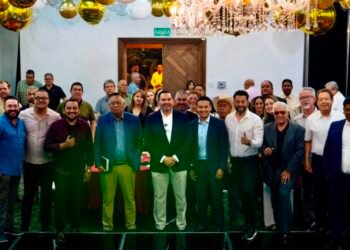 Cierran filas pastores evangélicos y grupos de fe en Chihuahua con Cruz Cierran filas pastores evangélicos y grupos de fe en Chihuahua con Cruz