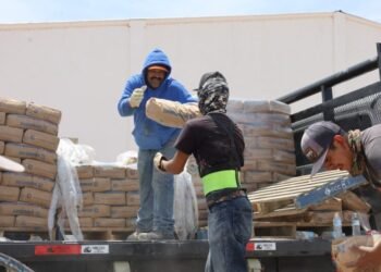 Coesvi entrega materiales para mejorar viviendas en Satevó