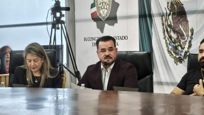 Congreso pide transparentar asignación de plazas docentes