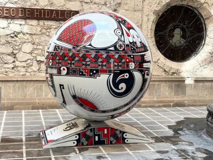 Conoce la Esfera de Mata Ortiz instalada en Palacio de Gobierno