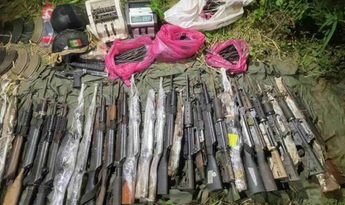 Detienen a ocho presuntos criminales y desmantelan narcocampamento en Sinaloa