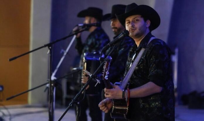 Disfrutan familias del suroriente presentación de Herencia de Juárez