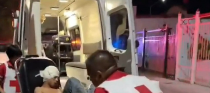 Joven golpeado llega a una vivienda y pide ayuda tras presunto secuestro en Chihuahua