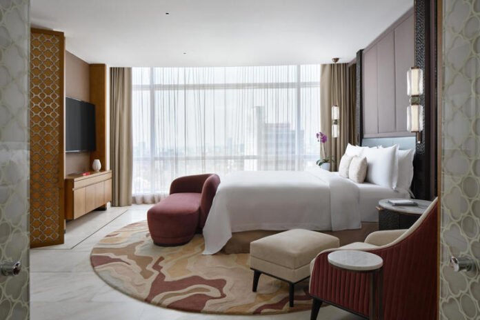María Elena Torruco lleva su sello de hospitalidad al St. Regis Mexico City