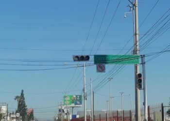 Reportan semáforo apagado frente a ExpoChihuahua Reportan semáforo apagado frente a ExpoChihuahua
