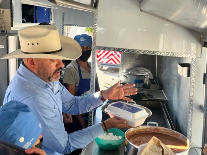 Ruta Chihuahua: cerca de 1000 desayunos y despensas entregados a familias