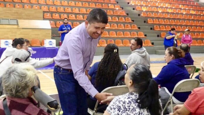Saúl Mireles respalda apoyos para adultos mayores