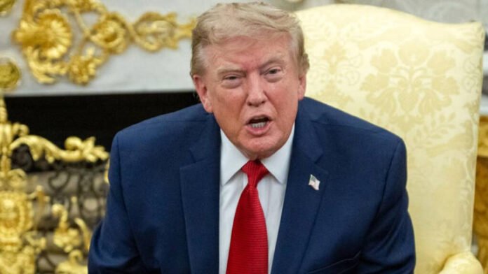 Trump arremete contra periodista de CNN y le exige que se calle durante evento en la Casa Blanca