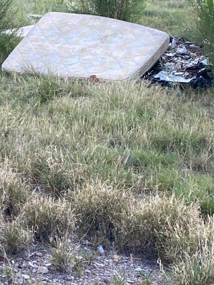Vecinos denuncian abandono y acumulación de basura en antiguo campo de tiro de Coesvi
