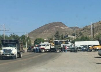 Bloquean carretera El Sueco-Janos a la altura de LeBarón