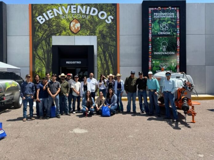 Demuestran estudiantes de la UTCam innovación del sector nogalero