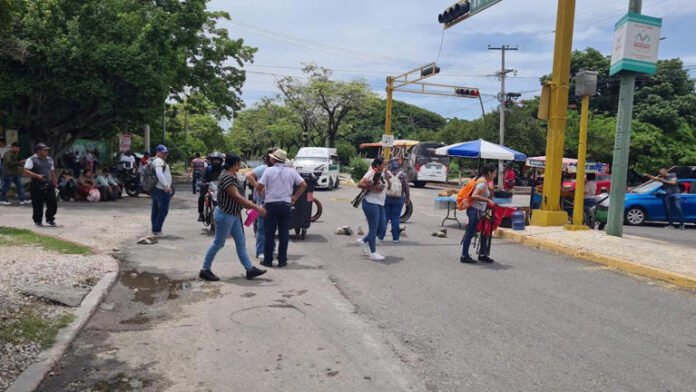 CNTE vuelve a presionar al Gobierno en busca de más beneficios