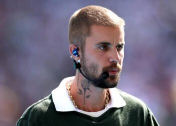 Justin Bieber sorprende con concierto improvisado en un parque de Los Ángeles Justin Bieber sorprende con concierto improvisado en un parque de Los Ángeles