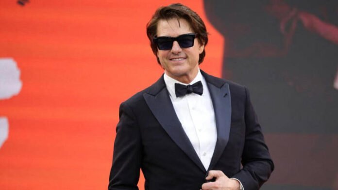 Tom Cruise desata euforia entre fans durante la alfombra de Digger en México