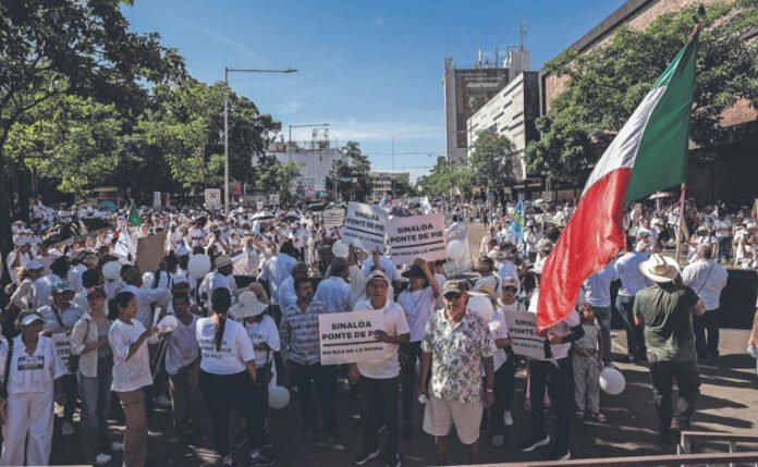 Miles de sinaloenses salen a las calles para exigir paz y seguridad