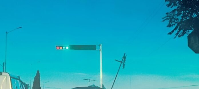 Tres días sin semáforo en la vialidad CHP