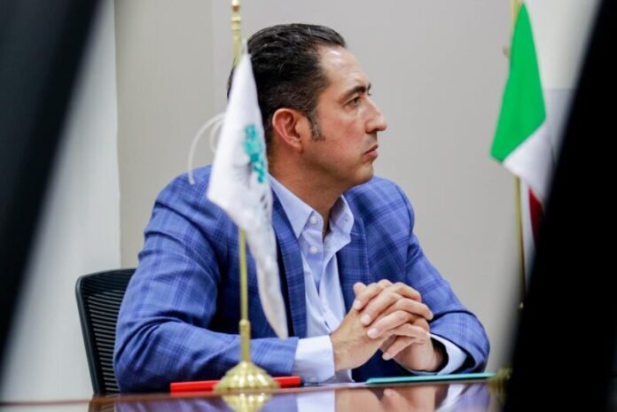 Miguel Riggs se la juega por Andrea y lanza respaldo rumbo al 2027