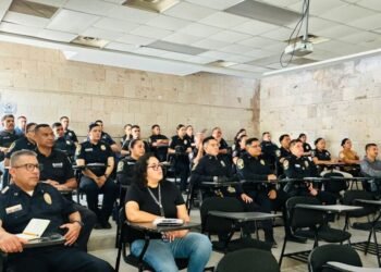 Capacitan a más de mil policías de Chihuahua contra la tortura Capacitan a más de mil policías de Chihuahua contra la tortura