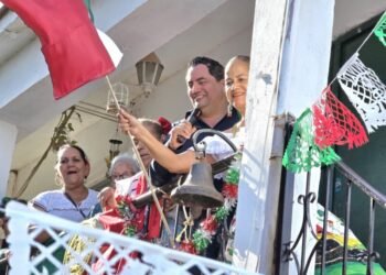 Falomir celebra fiestas patrias con adultos mayores Falomir celebra fiestas patrias con adultos mayores