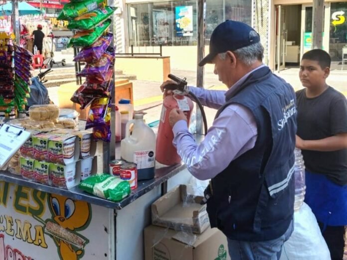 Supervisa Sindicatura 85 espacios durante Operativo Tianguis en Expo Artesanal