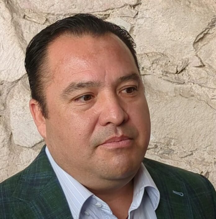 Valenciano califica visita de Sheinbaum como «rollo mediático»; Gobierno Federal ha cumplido solo 30%, asegura