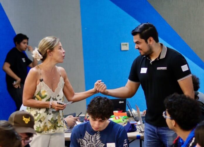 Manque Granados invita a jóvenes a llevar propuestas al Congreso