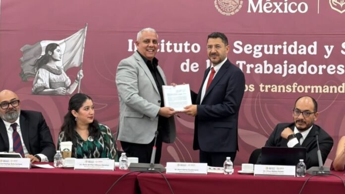 La Sección 8 del SNTE obtiene compromisos para mejorar los servicios del ISSSTE en Chihuahua