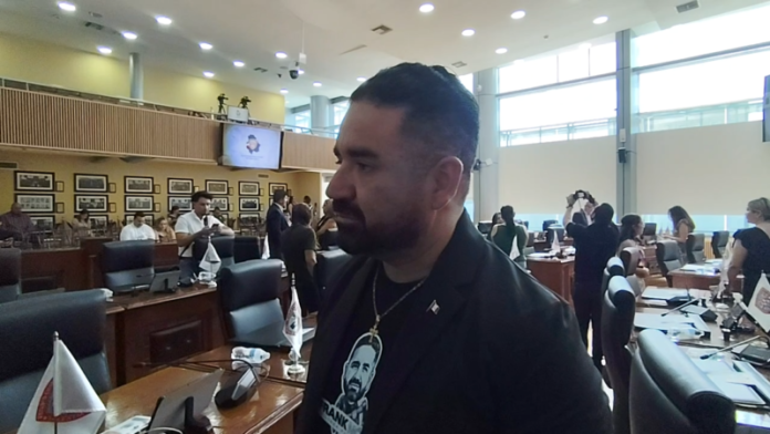 Francisco Sánchez promueve Frank Móvil ante registro telefónico