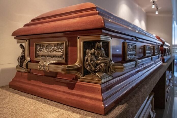 Chihuahua fortalece regulación sanitaria de funerarias