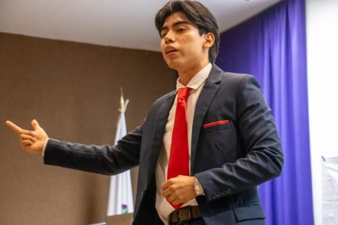 Avanzan 4 jóvenes a semifinal del Concurso Nacional de Oratoria 2026 en Chihuahua