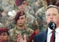 Renuncia secretario del Ejército de EU en medio de fuertes tensiones en el Pentágono
