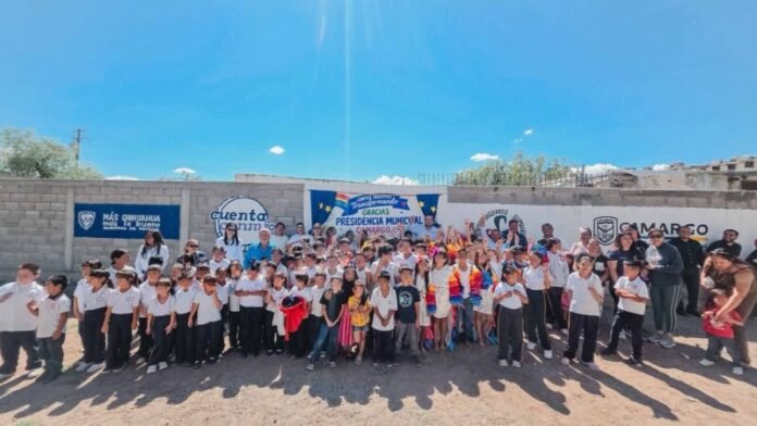 Gobierno Municipal y Estatal le cumplen a la Primaria Alfonso N. Urueta con la construcción de su barda perimetral