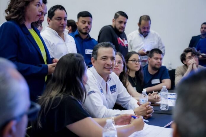 Invita Marco Bonilla a participantes del foro “Ideas en Acción” a plasmar sus sueños y visión para Chihuahua