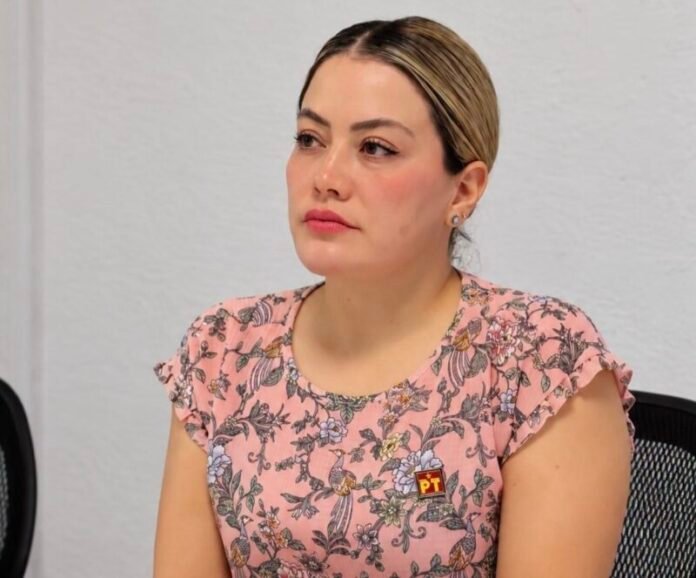 Se línea PT con Andrea Chávez para Juárez