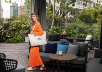Montserrat Oliver protagoniza campaña que invita a viajar a la mexicana y disfrutar sin preocupaciones Montserrat Oliver protagoniza campaña que invita a viajar a la mexicana y disfrutar sin preocupaciones