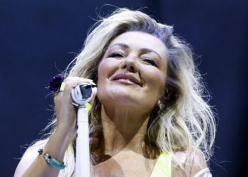 Amaia Montero responde a las críticas por su físico y vestuario con una frase de Joaquín Sabina Amaia Montero responde a las críticas por su físico y vestuario con una frase de Joaquín Sabina