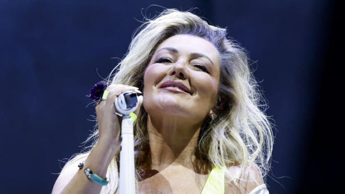 Amaia Montero responde a las críticas por su físico y vestuario con una frase de Joaquín Sabina