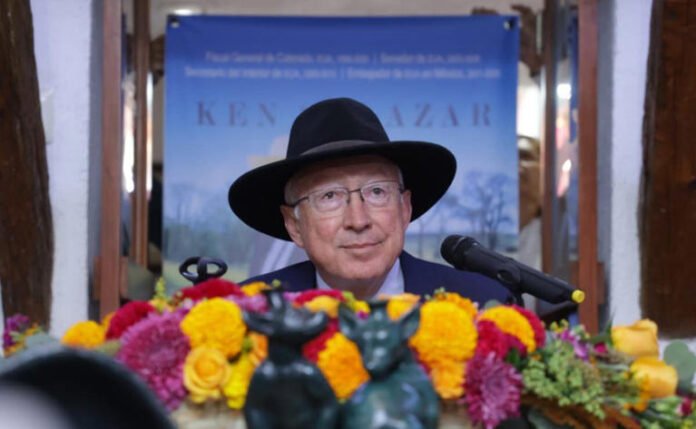 Ken Salazar responde a AMLO sobre los embajadores de Estados Unidos y pide entender la historia entre ambos países